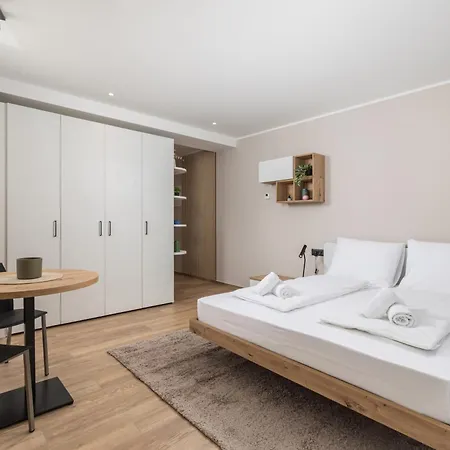 Belinda Apartments With Balcony Opatija Exterior photo