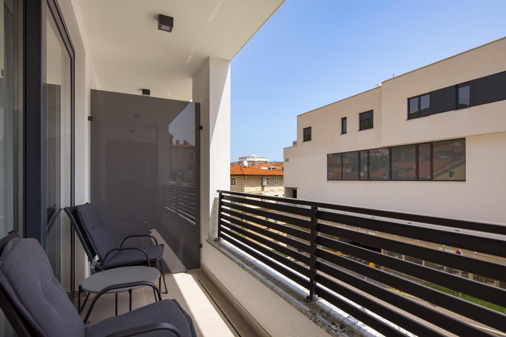 Apartma Belinda With Balcony